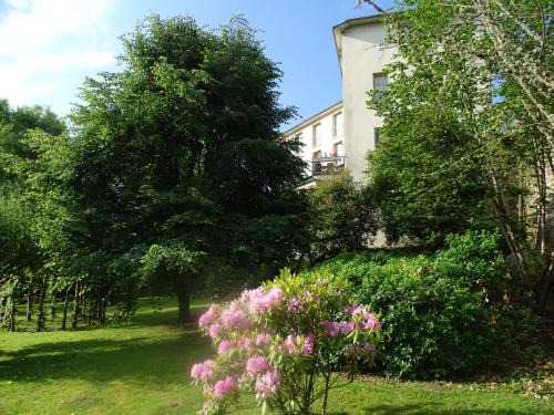 Uzerche Hotel | Oceanfront Hôtel Ambroise: Pet Friendly & Family Ready