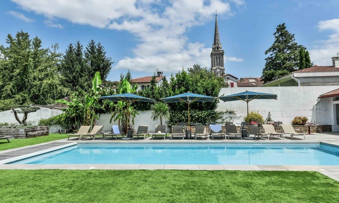 Hasparren Hotel | Top-Rated Hôtel Argia with Pool, Spa & Family Amenities