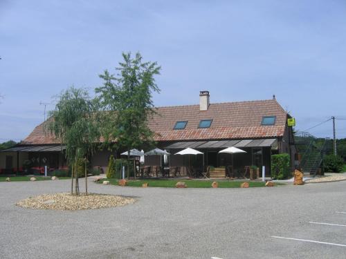 Bruailles Hotel | Pet-Friendly Hôtel Barbier des Bois with Great Amenities