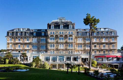 La Baule-Escoublac Hotel | Elegant Hôtel Barrière Le Royal La Baule with Ocean Views