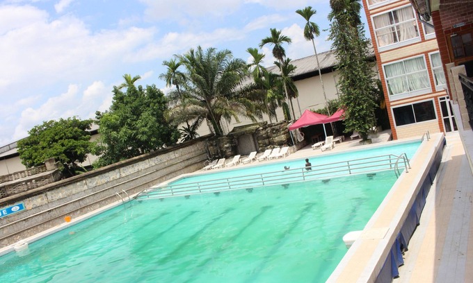 Bonaberi Hotel | Hôtel Belavie: Family-Friendly Stay with Pool & Restaurant