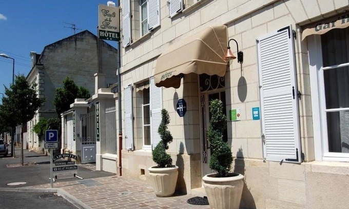Chinon Hotel | Elegant Hôtel Belle Epoque: Family-Friendly with Breakfast