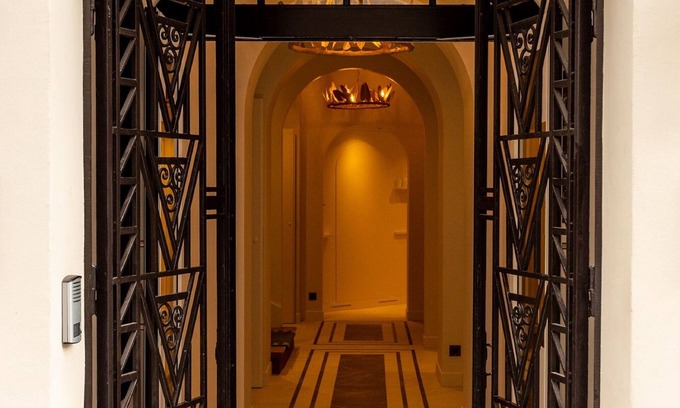 6th Arrondissement Hotel | Discover Hôtel Bonsoir Madame: 4-Star Stay with Spa & Dining
