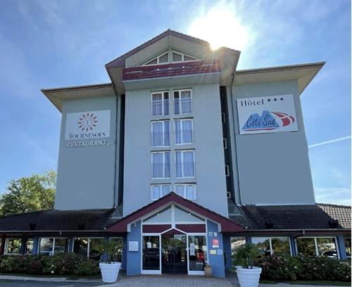 Thonon-les-Bains Hotel | Pet-Friendly Hôtel Côté Sud Léman with Ocean Views
