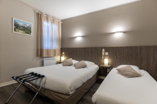 Argeles Gazost Hotel | Discover Hôtel Café les Fleurs: Family-Friendly Dining & More