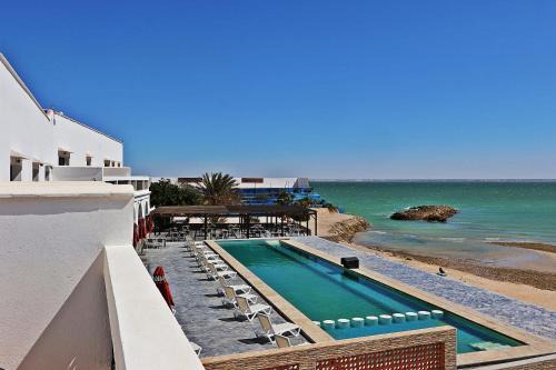 Dakhla Hotel | Enchanting Hôtel Calipau Riad with Oceanfront Amenities