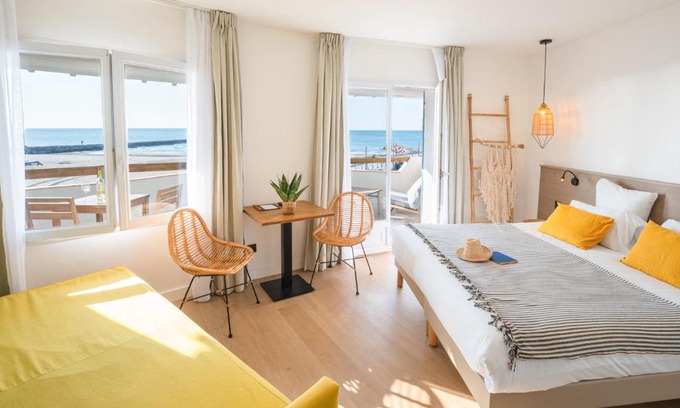 Saintes-Maries-de-la-Mer Hotel | Discover Oceanfront Comfort at Hôtel Casa Marina