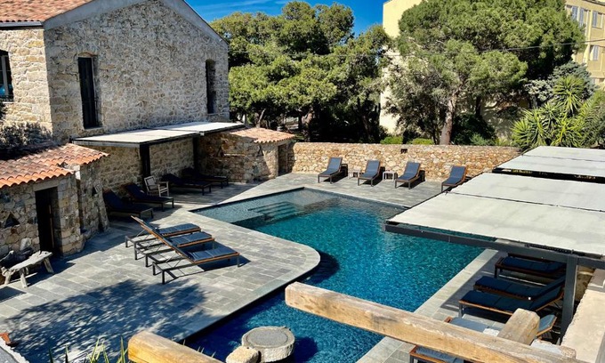 L'Ile-Rousse Hotel | Discover Hôtel Casa Rossa & Spa: Pool, Pet Friendly Retreat