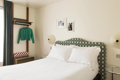 18th Arrondissement Hotel | Discover Hôtel Dalila: Family-Friendly Dining Awaits!