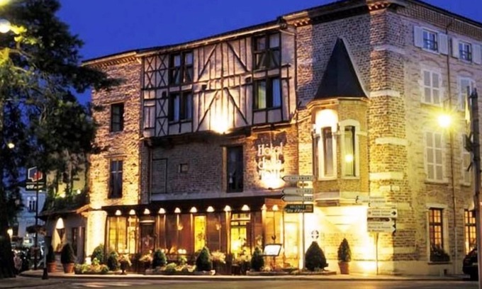 Chatillon-sur-Chalaronne Hotel | Discover Comfort at Hôtel de La Tour with Family-Friendly Amenities