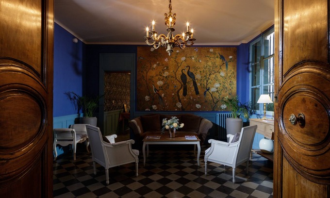 Nimes City Centre Hotel | Exceptional Hôtel de l'Amphithéâtre with Family-Friendly Amenities