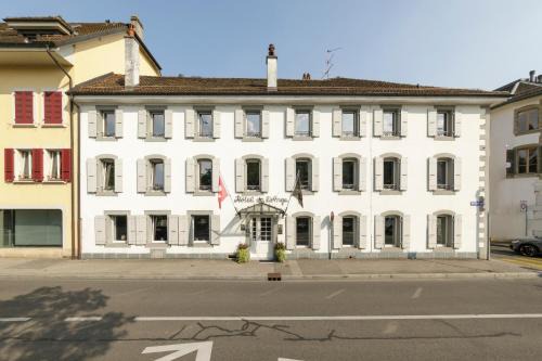 Nyon Hotel | Pet-Friendly Retreat at Hôtel de l'Ange - Family Enjoyment