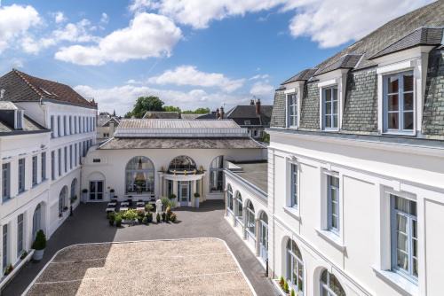 Arras Hotel | Convenient Hôtel de L'univers: Pet Friendly & Child Welcoming