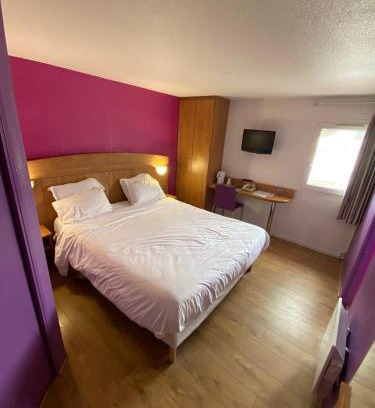 Port Hotel | Oceanfront Hôtel De La Plage with Breakfast and Pet Access