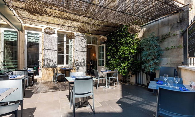 Libourne Hotel | Discover Hôtel de la Tour in Libourne - Family-Friendly Stay