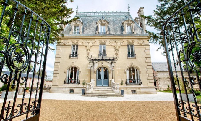 Tourouvre Villa | Elegant Hôtel De Luxe with Hammam, Sauna & Gym - Perche