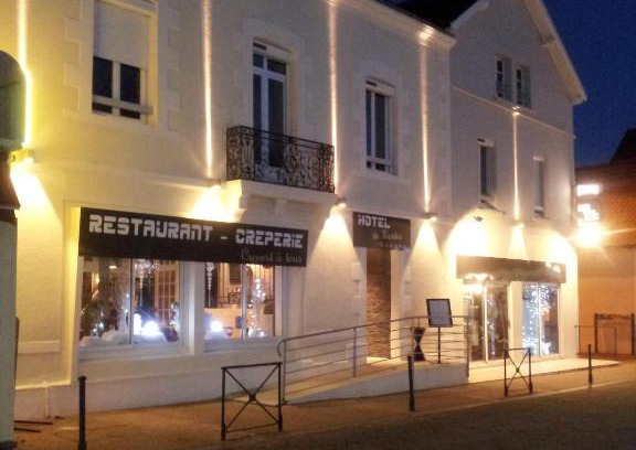 La Bernerie-en-Retz Hotel | Pet-Friendly Hôtel de Nantes with Oceanfront Views