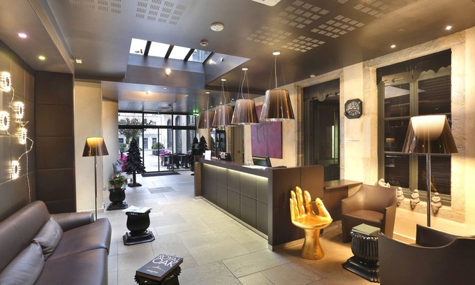Besancon Old Town Hotel | Elegant Hôtel de Paris: Guest Rated 9/10 with Great Amenities