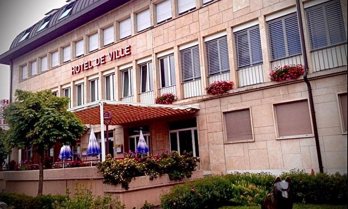 Le Sentier Hotel | Discover Hôtel de ville du Sentier: Pet-Friendly Retreat