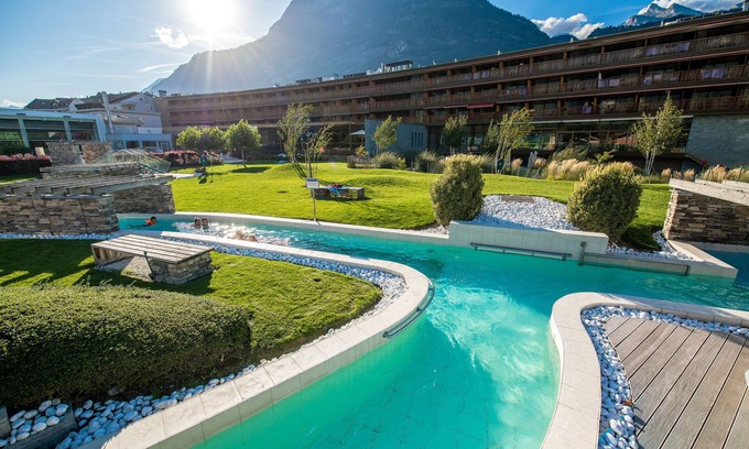 Saillon Hotel | Relax at Hôtel des Bains de Saillon: Pool, Spa & Dining