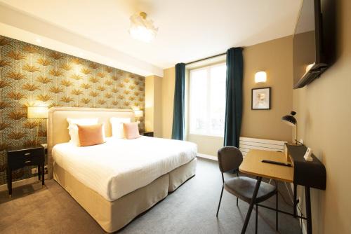 Batignolles Hotel | Delight in Hôtel Des Batignolles with Breakfast & Family Fun