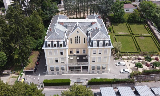 Aix-les-Bains City Center Hotel | Discover Hôtel des Eaux: Eco-Friendly Stay with Breakfast