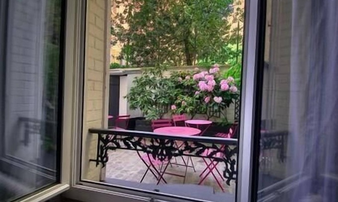 Vignerons Hotel | Discover Hôtel Donjon Vincennes: Spa & Family Friendly Retreat
