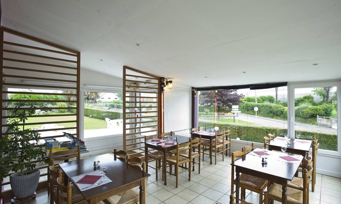 Sainte-Mere-Eglise Hotel | Top-Rated Hôtel du 6 Juin with Family-Friendly Amenities