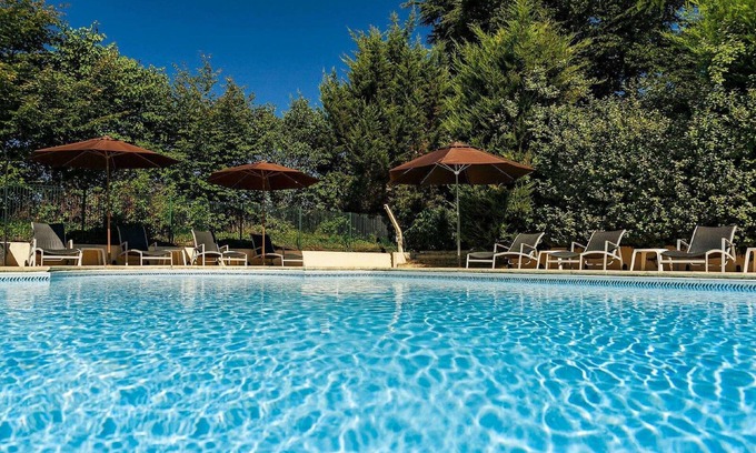 Beguey Hotel | Elegant Hôtel du Château de la Tour with Spa & Pool