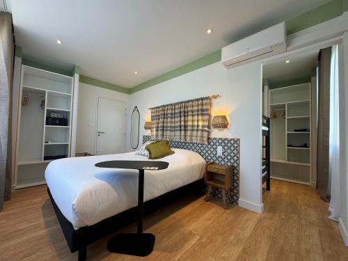 Palavas-les-Flots Hotel | Pet-Friendly Getaway at Hôtel du Midi Plage - Family Fun!