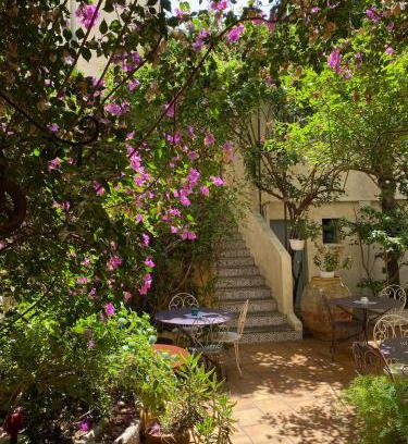 Arles City Centre Hotel | Discover Hôtel du Musée: Family-Friendly with High Ratings