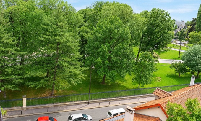 Parc-de-Montsouris Hotel | Comfortable Hôtel du Parc Montsouris with Family-Friendly Amenities