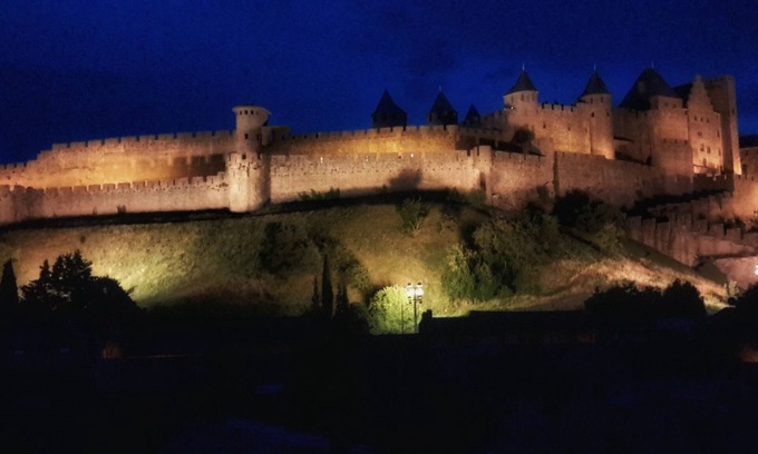 Carcassonne Hotel | Experience Comfort at Hôtel Du Pont Vieux - Rated 9.4/10