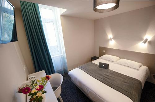 Morlaix Hotel | Pet-Friendly Hotel Du Port with Breakfast & Hot Tub