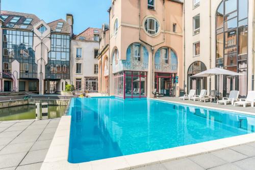 Les Iles Hotel | Explore Hôtel Du Théâtre: Historic Center & Free Parking