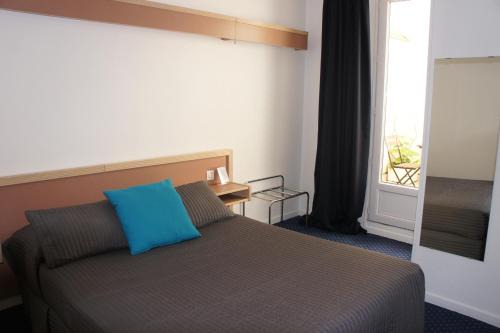 Montparnasse Hotel | Family-Friendly Stay at Hôtel Edgar Quinet in Vibrant Locale