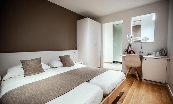 Sion Hotel | Hôtel Elite: Pet-Friendly Stay with Pool & Restaurant