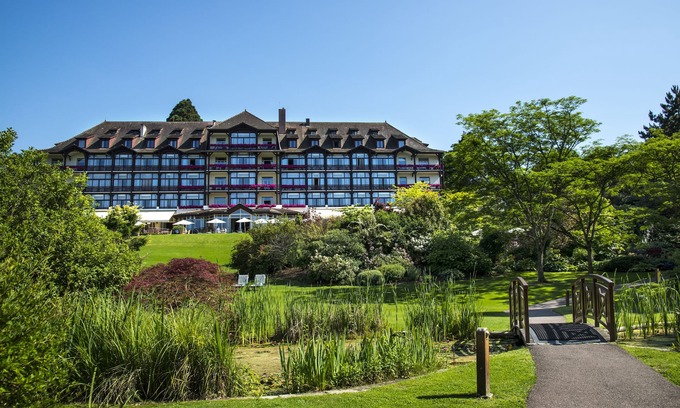Neuvecelle Hotel | Discover Hôtel Ermitage: Pool, Spa & Ocean Views Await