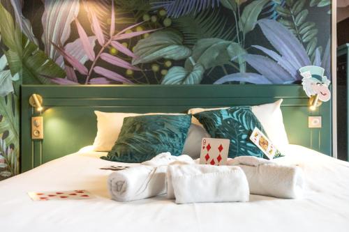 Terrasson-la-Villedieu Hotel | Pet-Friendly Hôtel Grand Confort Le Moulin Rouge Awaits