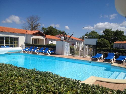 Saint-Georges-d'Oleron Hotel | Discover Hôtel L'Hermitage: Oceanfront Retreat Awaits