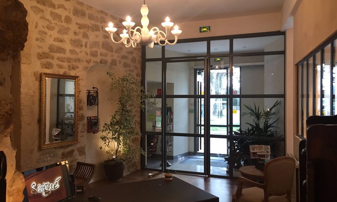 Grignan Hotel | Explore Hôtel L'instant Sévigné with Spa & Family Amenities