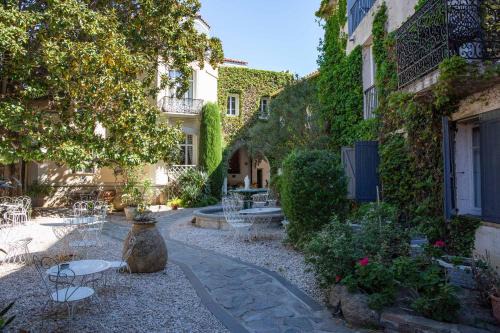Collioure Hotel | Pet-Friendly Hôtel La Casa Pairal with Ocean View Pool