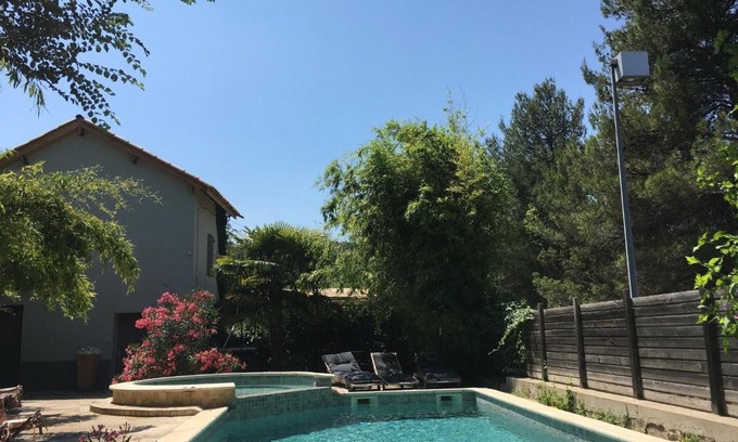Vaison-la-Romaine Hotel | Unforgettable Stay at Hôtel la Fête en Provence with Ocean Views