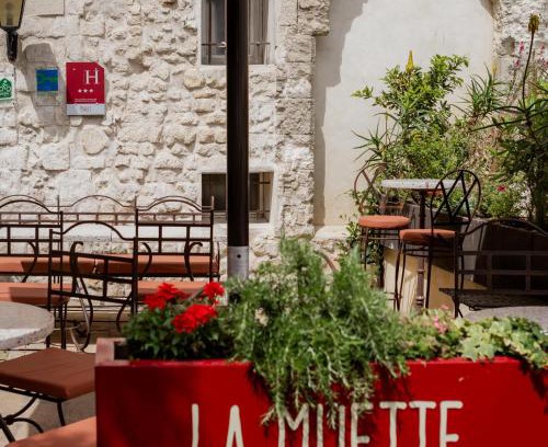 Arles City Centre Hotel | Discover Hôtel La Muette: Pet-Friendly Retreat with Breakfast