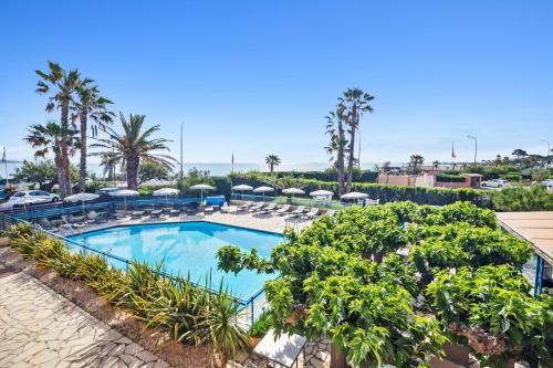 La Nartelle Hotel | Relax at Hôtel La Nartelle: Oceanfront & Pet-Friendly Stay