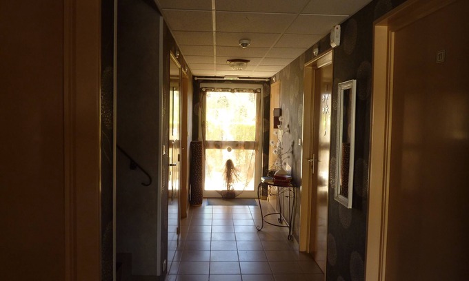 Saint-Pere Hotel | Discover Hôtel La Renommée: Guest Rated 8.4/10 & Breakfast