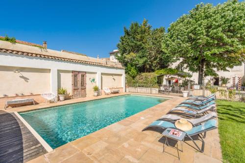 Villeneuve-les-Avignon Hotel | Elegant Hôtel La Suite: Pool, Breakfast & Family-Friendly