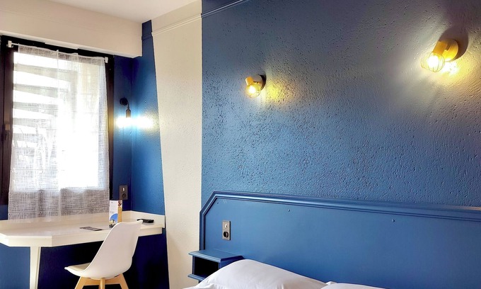 Mayenne Hotel | Cozy Hôtel la Tour des Anglais with Breakfast & Family Options