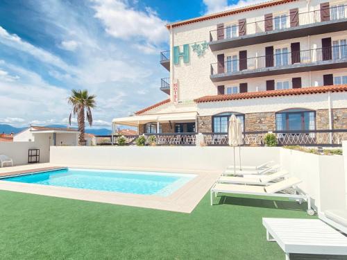 Saint-Cyprien Hotel | Relaxing Oceanfront Retreat at Hôtel Le Belvedere