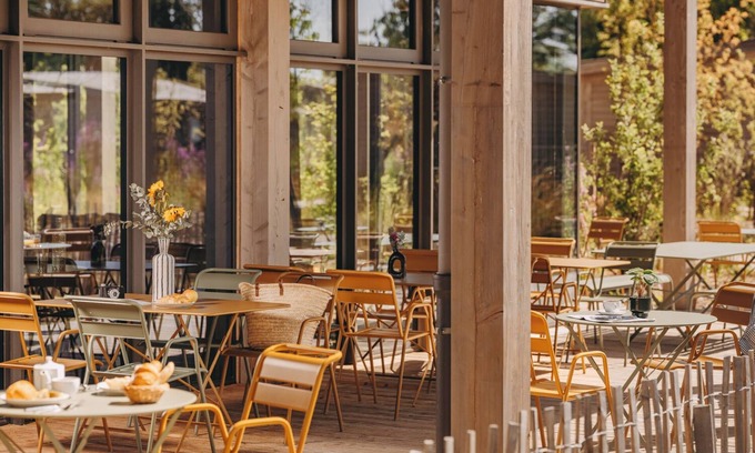 Notre-Dame Hotel | Unwind at Hôtel Le Bout du Parc with Spa & Family Amenities